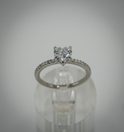 Anillo "Corazón Eterno", Plata 925 con Zirconia Cúbica Corte Corazón