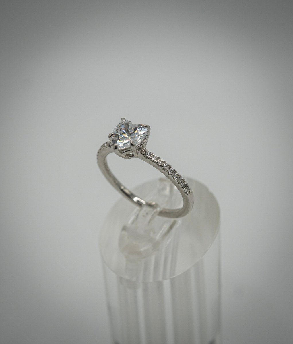 Anillo "Corazón Eterno", Plata 925 con Zirconia Cúbica Corte Corazón