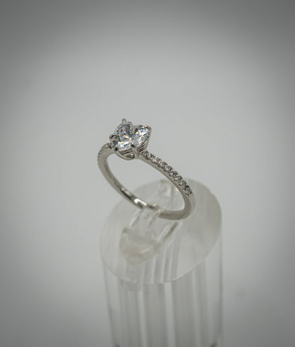 Anillo "Corazón Eterno", Plata 925 con Zirconia Cúbica Corte Corazón