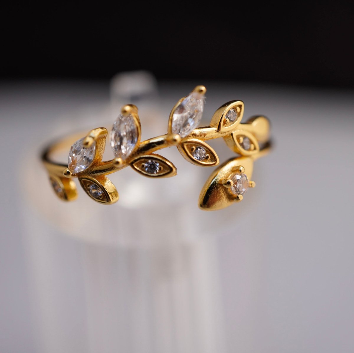 Anillo “Corona de Olivo” en Plata 925 con Zirconias