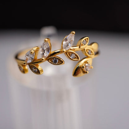 Anillo “Corona de Olivo” en Plata 925 con Zirconias