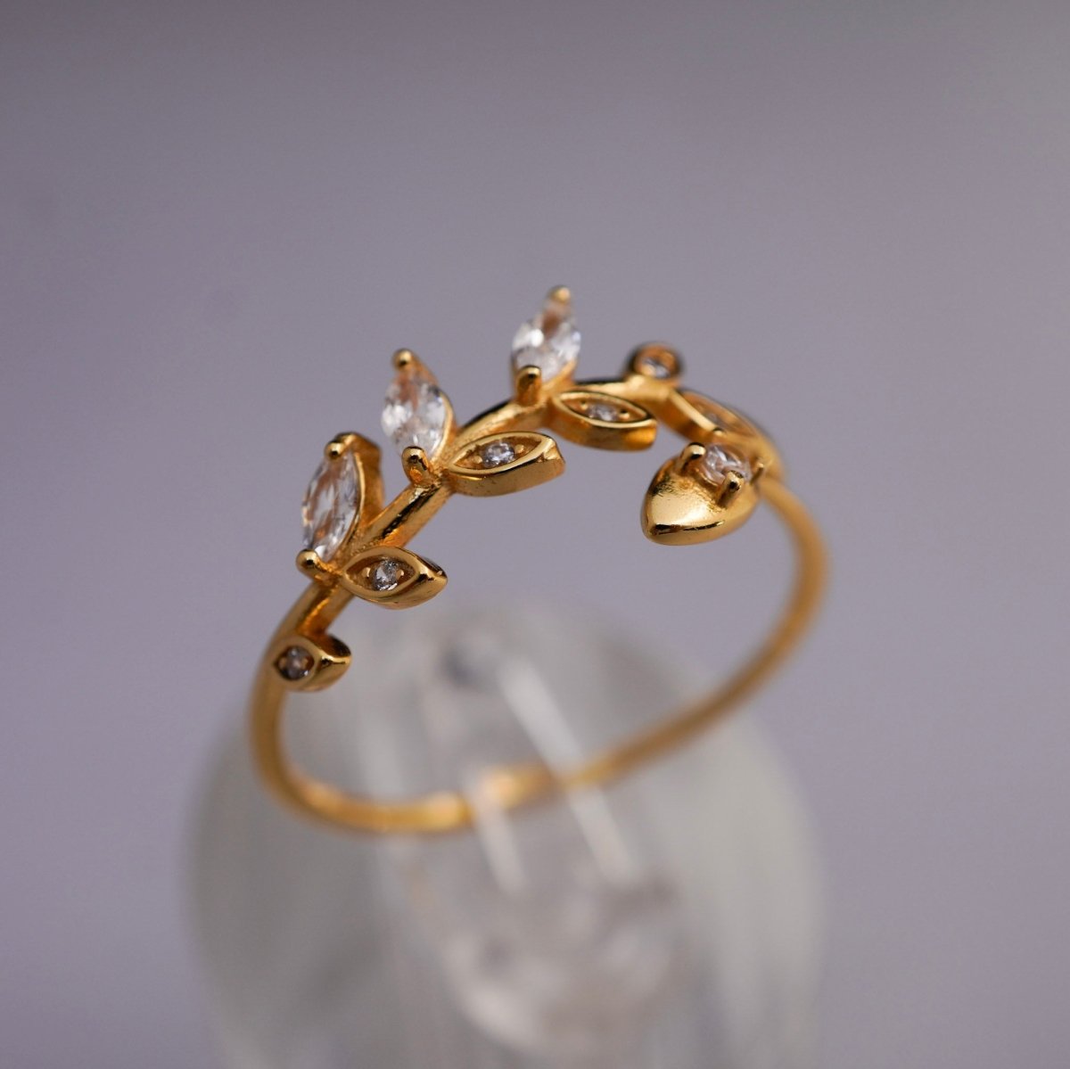Anillo “Corona de Olivo” en Plata 925 con Zirconias