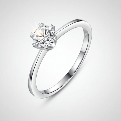 Anillo "Destello de Amor" en Plata 925 con Moissanite de 5 mm