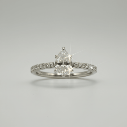 Anillo “Destello de Luz” – Plata 925 con Moissanite Corte Pera