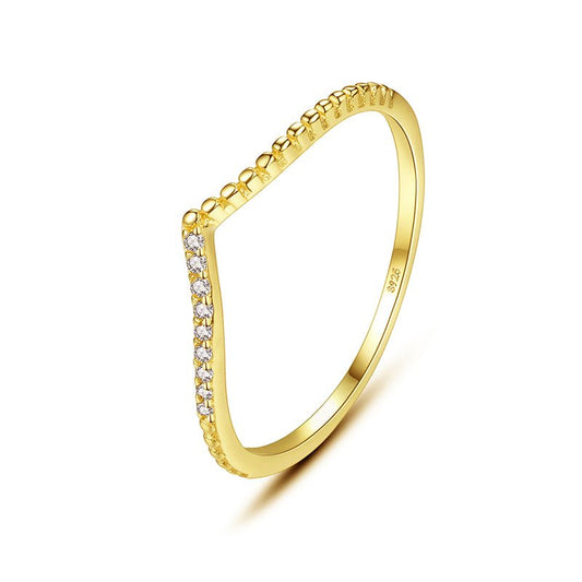 Anillo Diseño V Minimalista con Zirconia Cúbica de Plata con Baño de Oro 14K