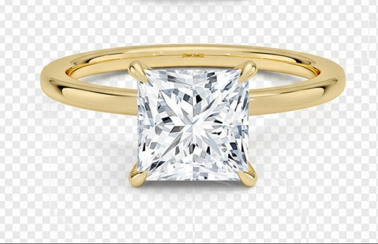 Anillo Elegancia Dorada – Plata 925 con Baño de Oro y Zirconia Corte Princesa 8x8 mm