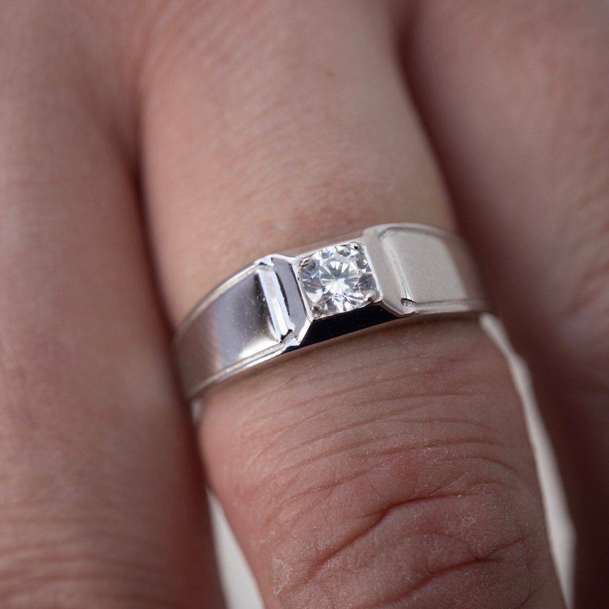 Anillo "Esencia Firme", Plata 925 con Zirconia Cúbica