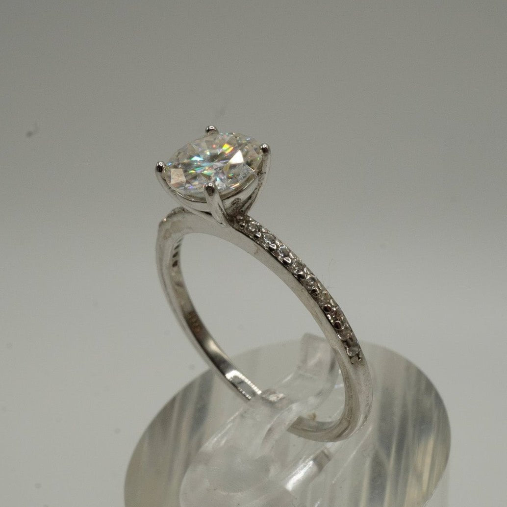 Anillo Esplendor Eterno en Plata 925 con Moissanite de 6.5 mm