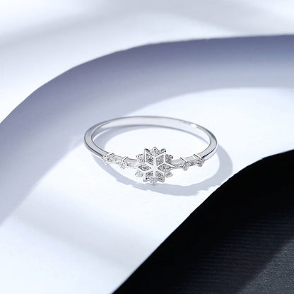 Anillo "Estrella de Luz" en Plata 925 con Zirconias