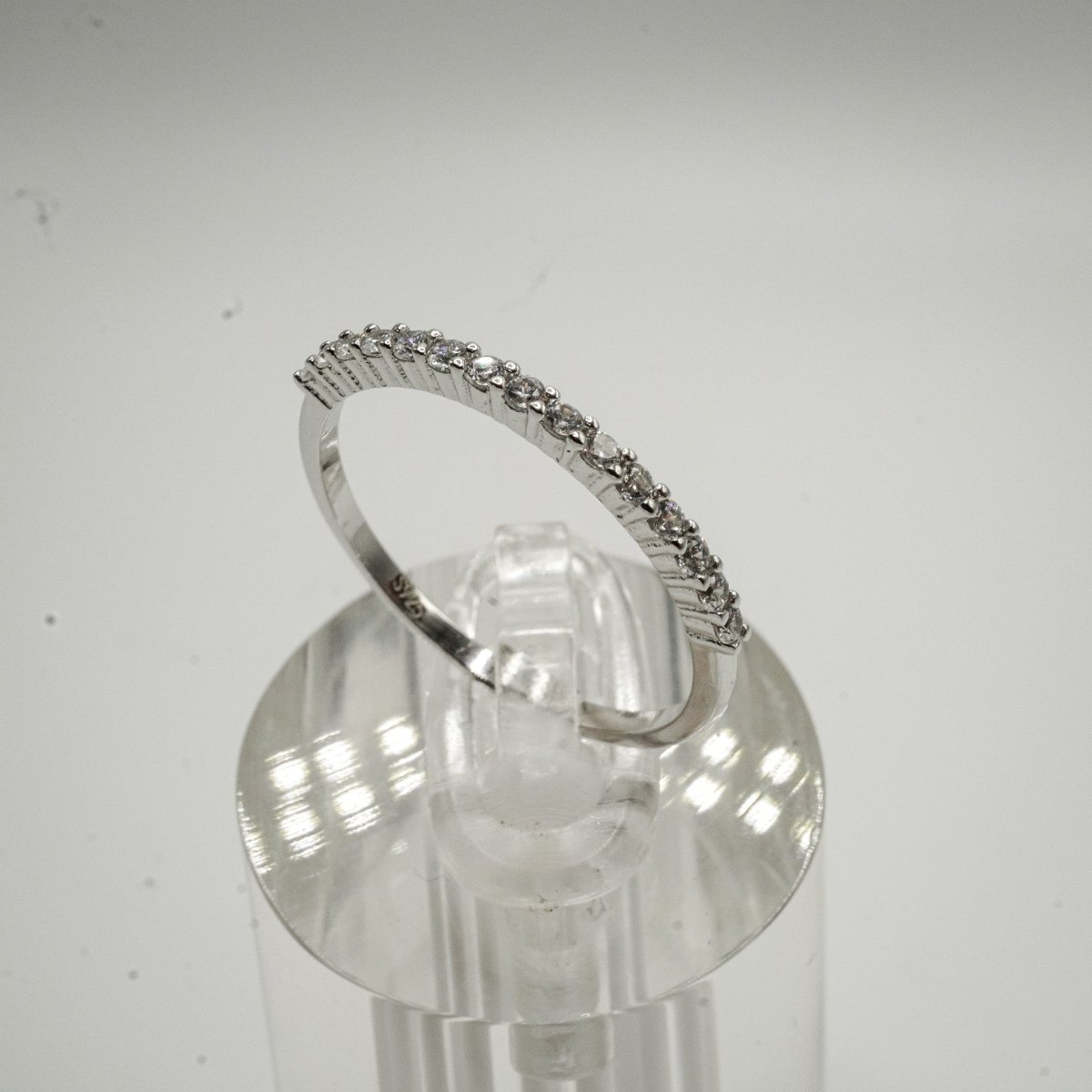 Anillo "Eternidad Brillante" – Plata 925 con Zirconias