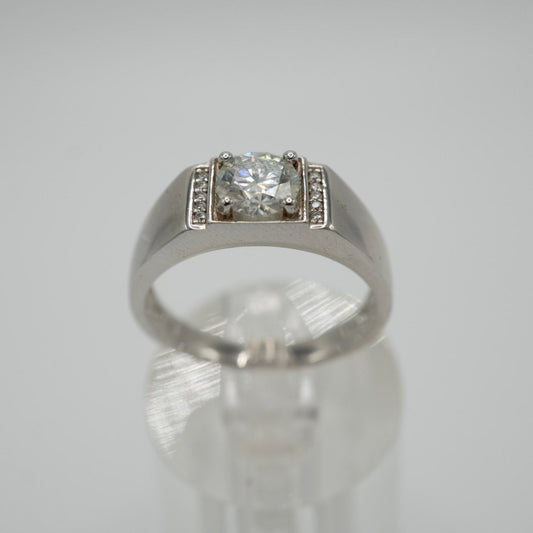 Anillo “Fuerza Brillante” – Plata 925 con Moissanite Central