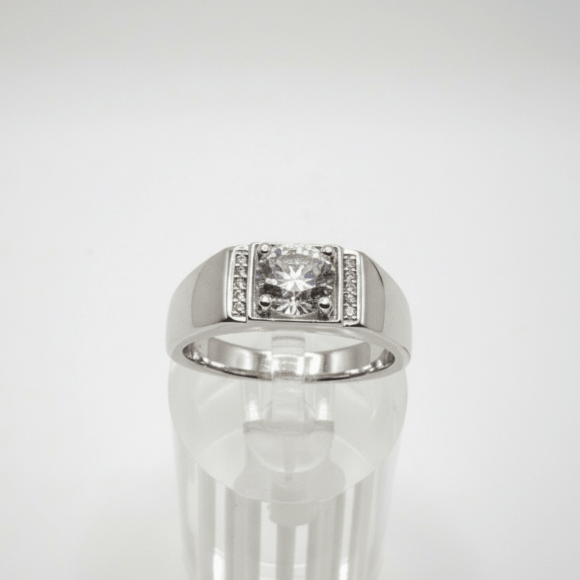 💍 Anillo “Fuerza Brillante” – Plata 925 con Moissanite Central