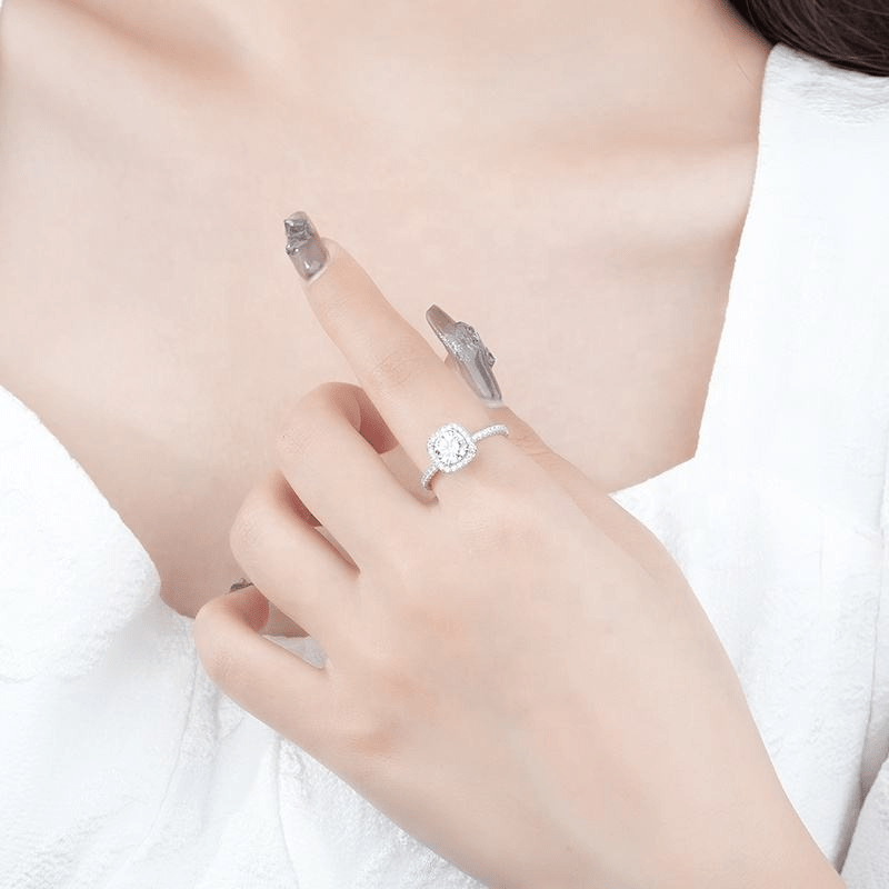 Anillo Halo Brillante en Plata 925 con Moissanite de 6.5 mm