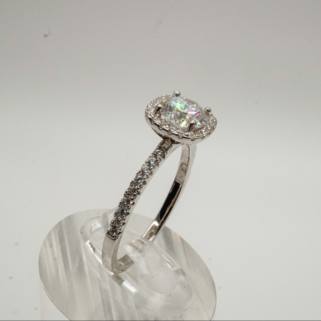 Anillo Halo Brillante en Plata 925 con Moissanite de 6.5 mm