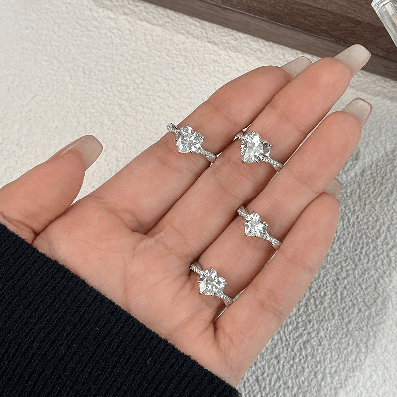 Anillo Infinito de Amor – Plata 925 con Zirconia Cúbica en Forma de Corazón