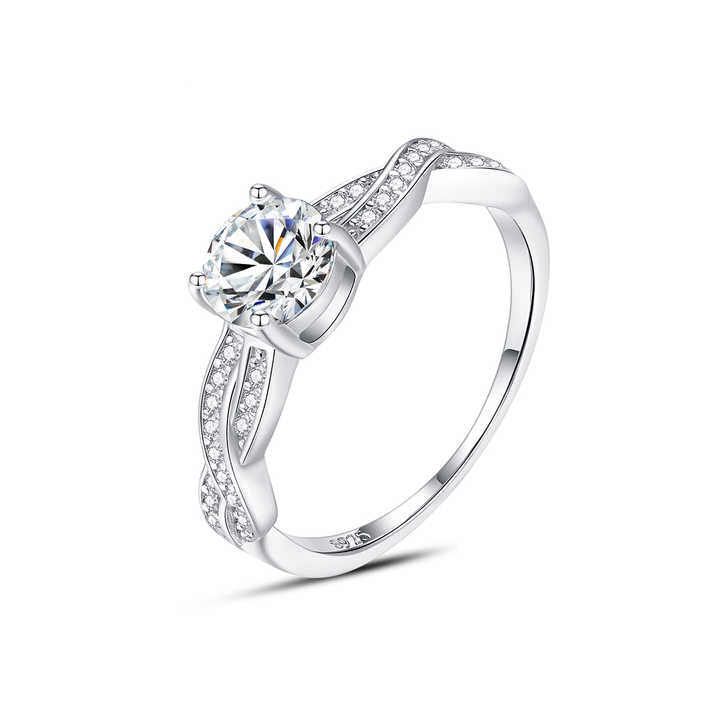 Anillo “Infinito de Luz” en Plata 925 con Zirconia Central