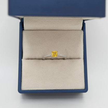 Anillo “Luz Dorada” – Plata 925 con Piedra Amarilla Corte Princesa