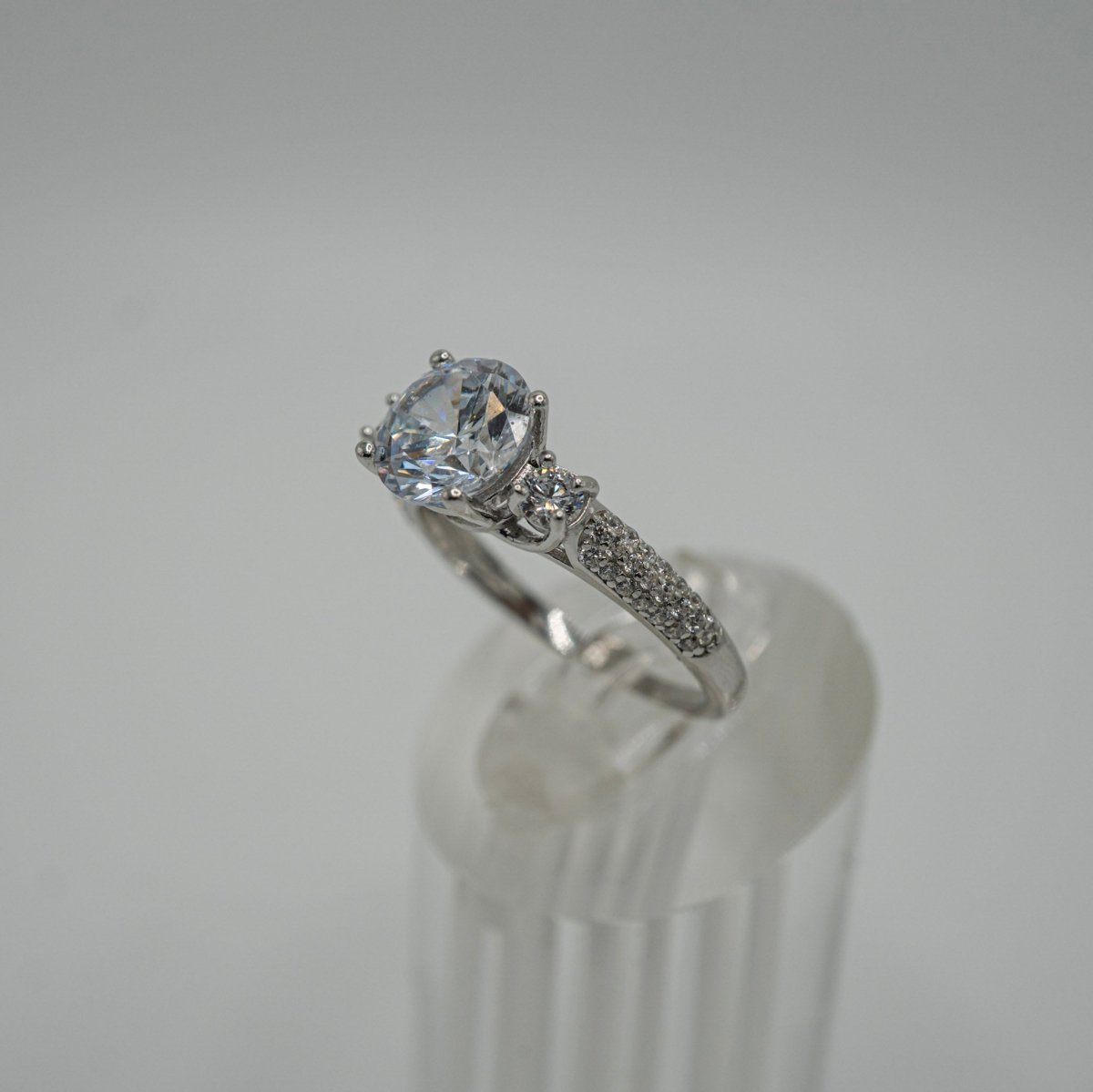 Anillo "Luz Eterna", Plata 925 con Zirconia Triple Brillante