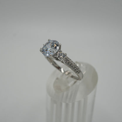 Anillo "Luz Eterna", Plata 925 con Zirconia Triple Brillante