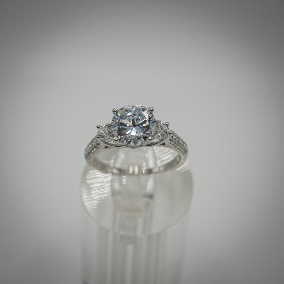 Anillo "Luz Eterna", Plata 925 con Zirconia Triple Brillante