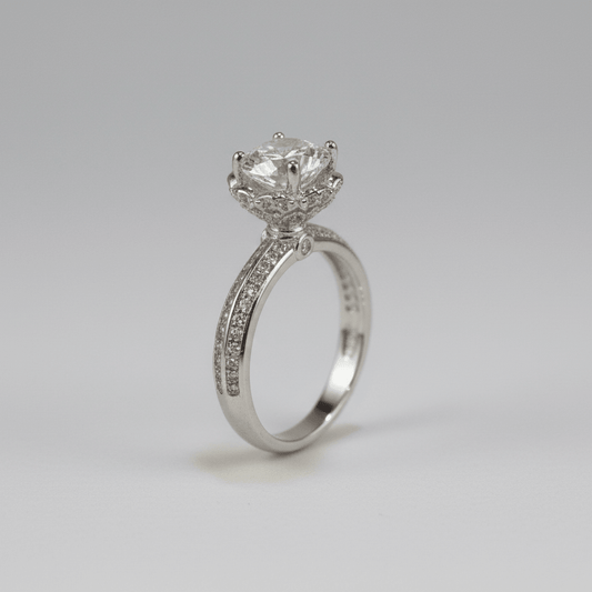 💍 Anillo Romántico en Plata 925 con Zirconia Central de 7 mm