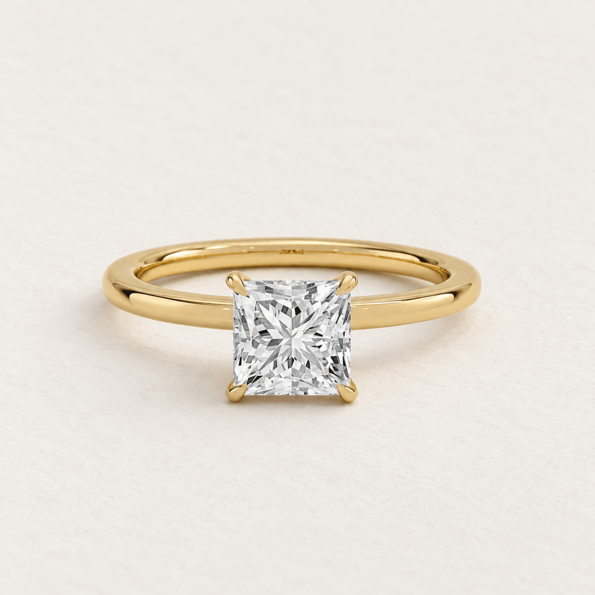 Anillo Solitario Corte Princesa en Plata 925 con Zirconia – Baño de Oro ó Rodio