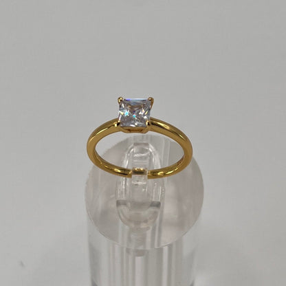 Anillo Solitario Corte Princesa en Plata 925 con Zirconia – Baño de Oro ó Rodio