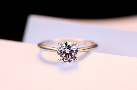 Anillo Solitario en Plata con Zirconia de 7 mm - Aurora Boré