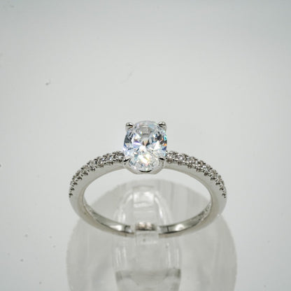 Anillo "Solitario Ovalado" en Plata 925 con Zirconias Cúbicas