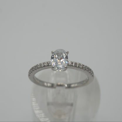 Anillo "Solitario Ovalado" en Plata 925 con Zirconias Cúbicas