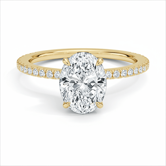 Anillo Solitario Ovalado en Plata con Zirconias Cúbicas en baño de Oro