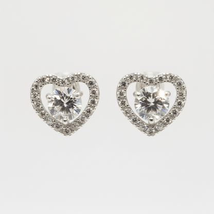 Aretes "Corazón Brillante" en plata 925 con baño de rodio