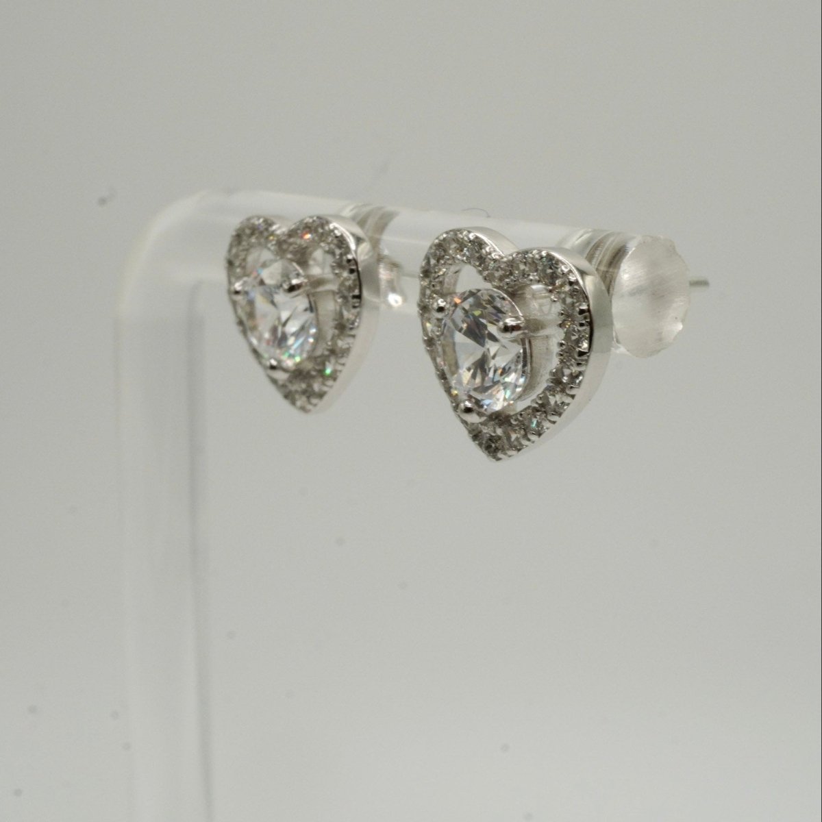 Aretes "Corazón Brillante" en plata 925 con baño de rodio