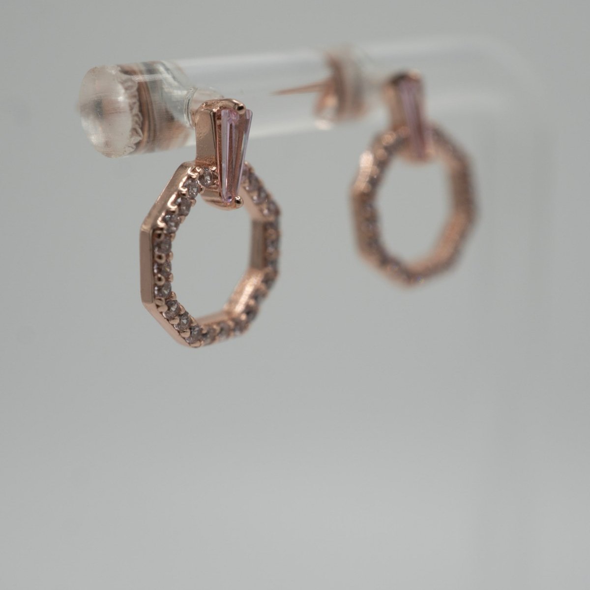 Aretes de Plata con baño de Oro Rosa, Estilo Elegante, irradia Ternura y Estilo.