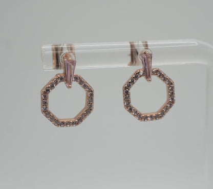 Aretes de Plata con baño de Oro Rosa, Estilo Elegante, irradia Ternura y Estilo.