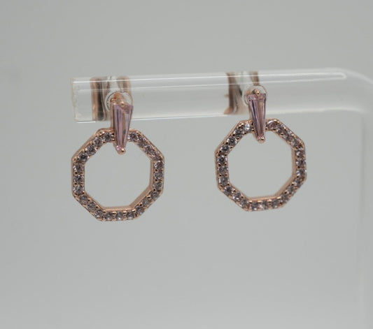 Aretes de Plata con baño de Oro Rosa, Estilo Elegante, irradia Ternura y Estilo.