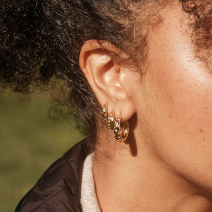 Aretes "Dorada Estelar" – Plata 925 con Baño de Oro 18K y Zirconias Blancas