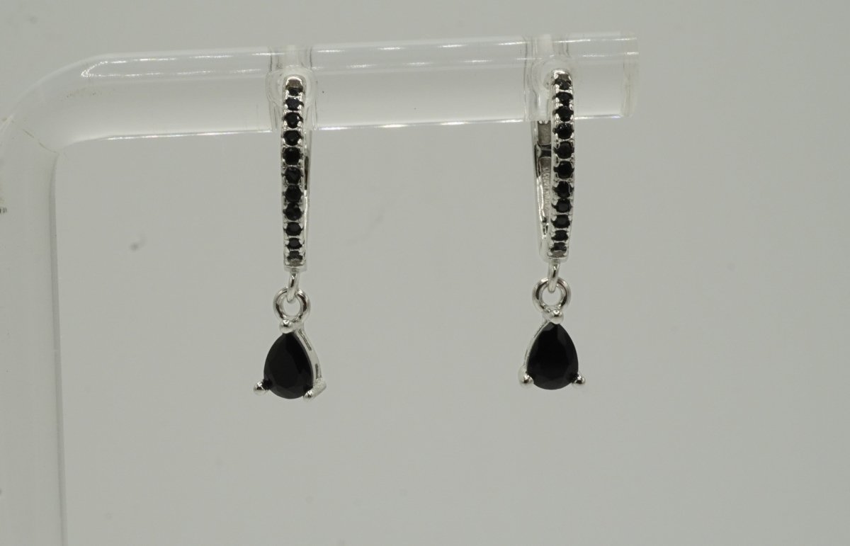🖤 Aretes “Elegancia Nocturna” – Plata 925 con Circonitas Negras