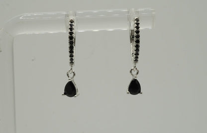 🖤 Aretes “Elegancia Nocturna” – Plata 925 con Circonitas Negras