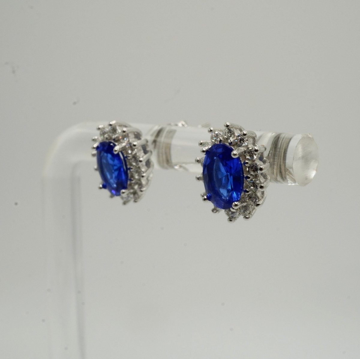 Aretes Halo en Plata 925 con Zirconia Azul y Detalles Brillantes