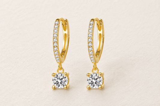 Aretes Huggies tipo Argolla de plata 925 con circonias cúbicas