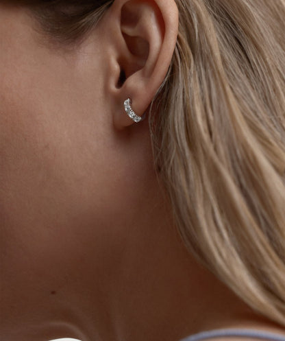 Aretes "Órbita Dorada" – Plata 925 con Zirconia
