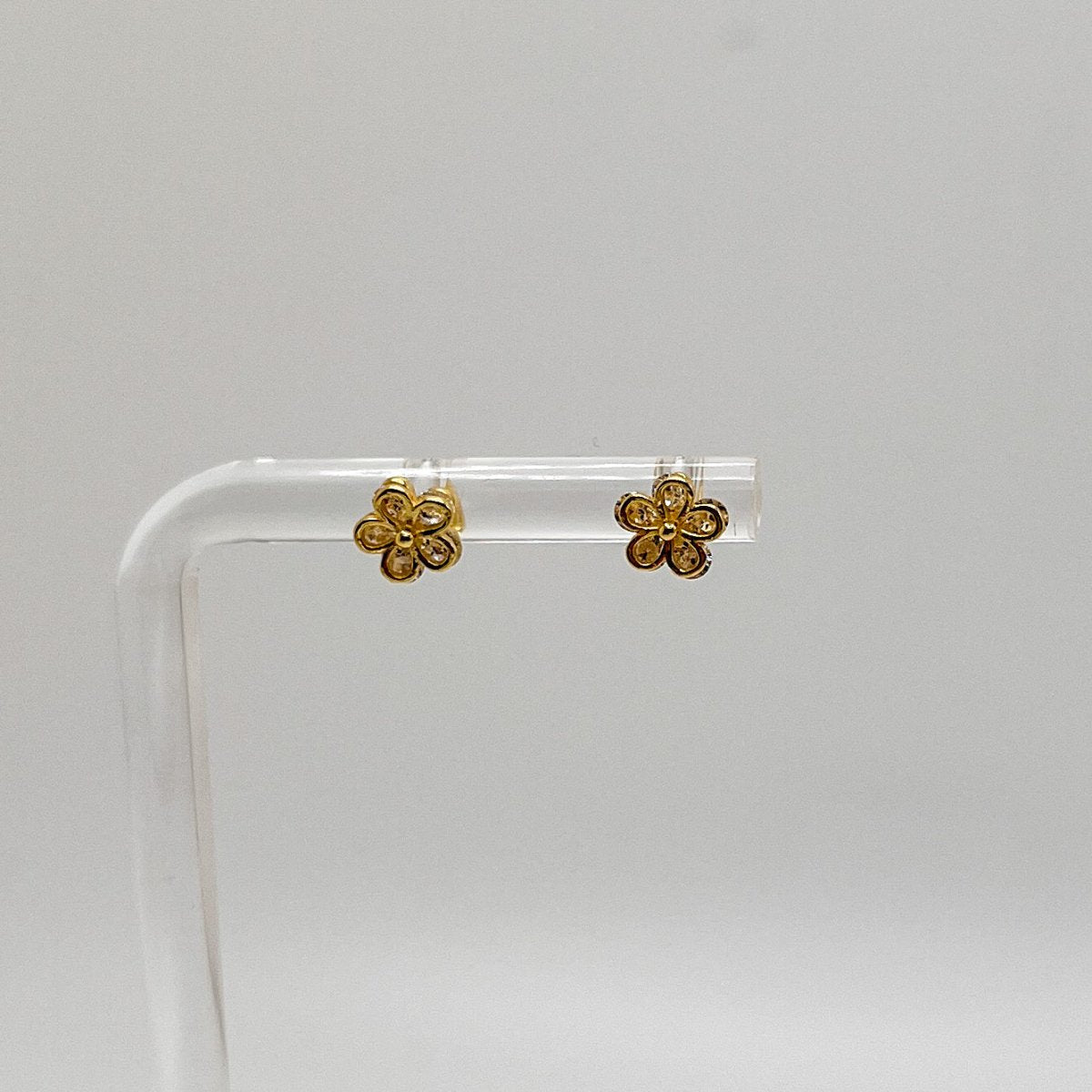 Aretes Plata 925 en forma de flor, con tope de bolita