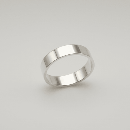 Argolla Clásica en Plata 925 – Diseño Elegante 5 mm