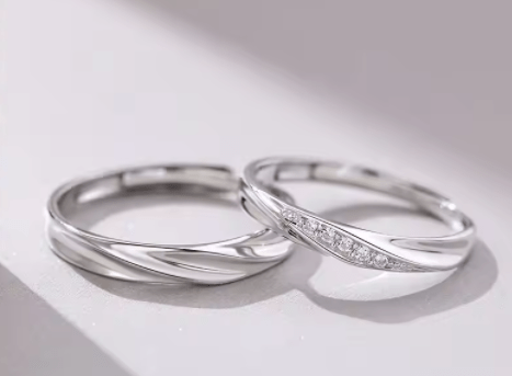 Argollas Clásicas, para parejas, en Plata 925 con baño de rodio, Estilo moderno, elegante