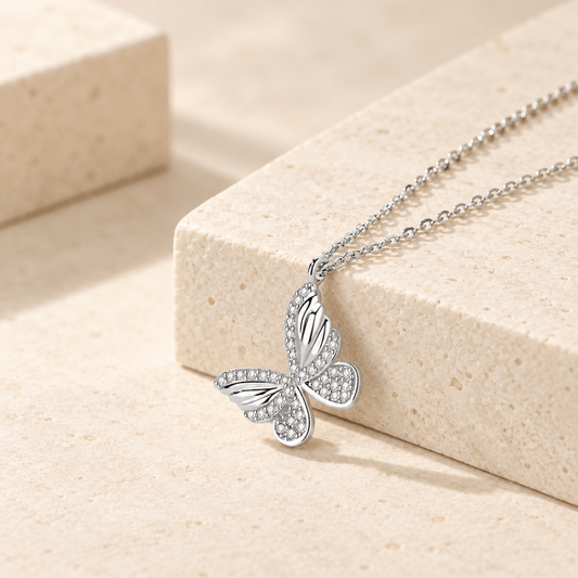 ✨ Collar “Alas Radiantes” – Mariposa en Plata 925 con Zirconias