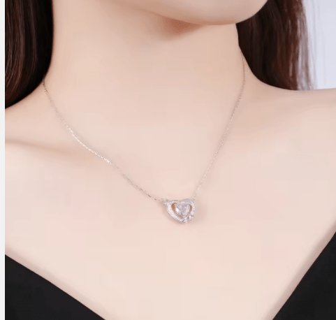 Collar corazón flechado de amor, en plata esterlina 925 con baño de rodio