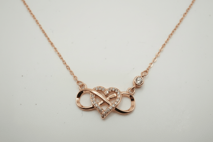 Collar Corazón Infinito en Plata 925 con Zirconias – Disponible en Rodio, Oro y Oro Rosa