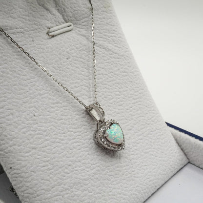 Collar de corazón de Opalo en forma de corazón en plata 925