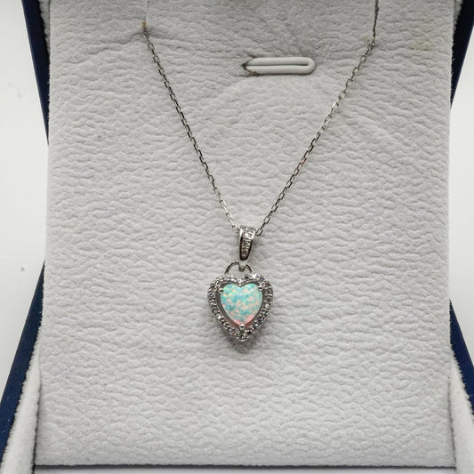 Collar de corazón de Opalo en forma de corazón en plata 925